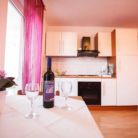 아파트 With Wifi Hvar - 15506 흐바르